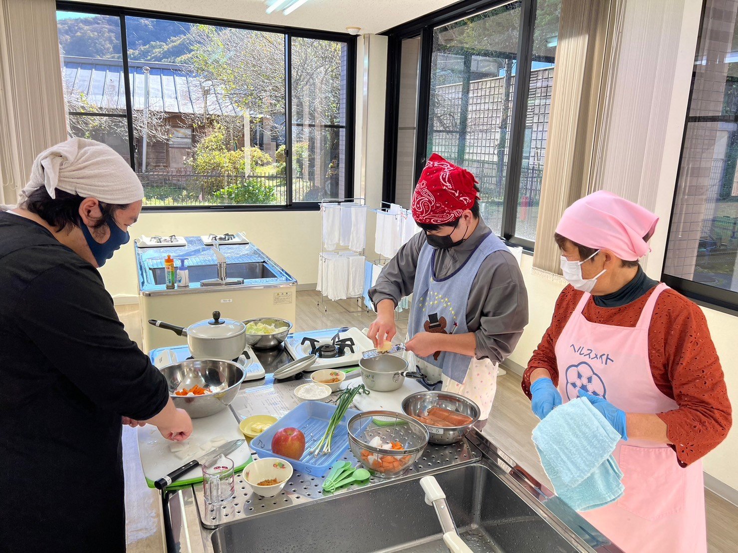 LINE_ALBUM_2023.11.14食育実習、りんご狩り_231117_3_2sa_.jpg