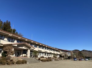 大寒の午後　雲ひとつないルネ高です。