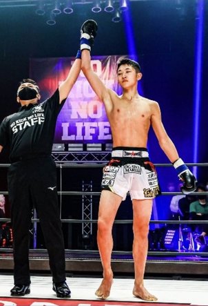 吉成 士門くんが高校生無敗対決で勝利！