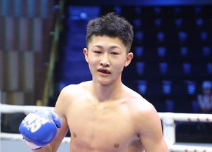 吉成 士門選手が強烈なフックでKO勝利！