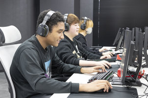 【池袋】池袋から世界へ...？eスポーツコースで夢を叶えよう！