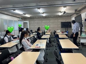 【新宿代々木通学コース】社会人講話で進路について学びました。