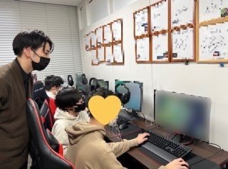 eスポーツをプレイする様子