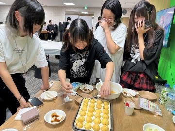 女子ニコニコ.jpg