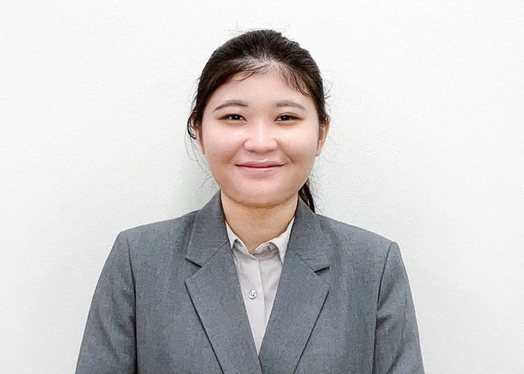 坂谷内　咲里