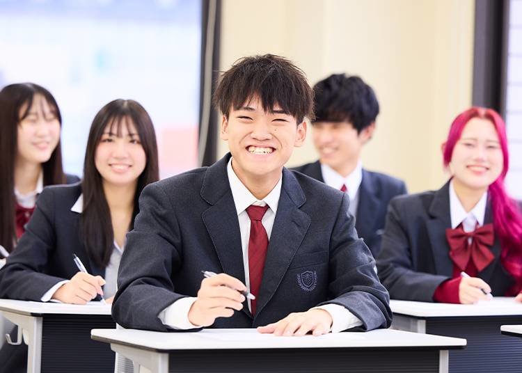 アクセス抜群の立地と少ない登校日数