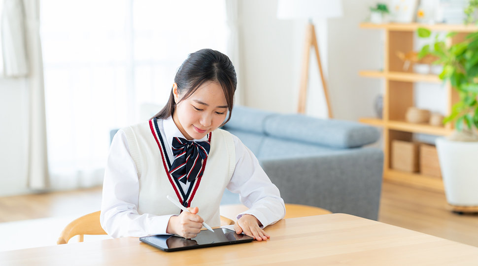 通信制高校ならではの学習システムとは？