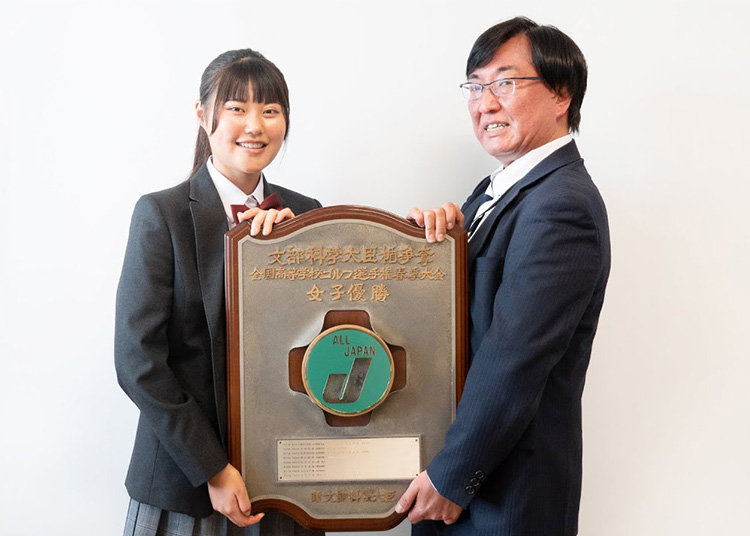 飯島早織さん