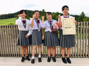 緑の甲子園、ゴルフ団体女子チーム準優勝！