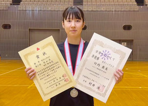 全国高等学校定時制通信制体育大会バドミントン競技にて竹内さん準優勝