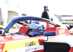 卒業生の野村勇斗さん「2024 FIA-F4選手権 」シリーズチャンピオンに