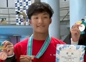 片岡三亮さん「全国JOCジュニアオリンピックカップ夏季水泳競技大会」で2冠達成