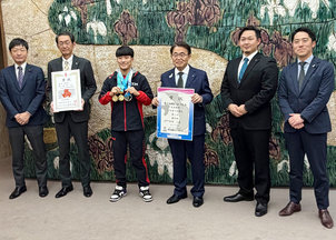 水泳部主将・片岡三亮さんが愛知県知事を表敬訪問