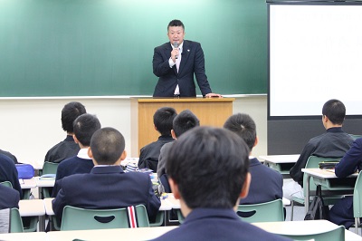 入来祐作氏 福岡ソフトバンクホークス投手コーチ の講演 通信制高校のルネサンス高等学校 入来祐作氏 福岡ソフトバンクホークス投手コーチ の講演 通信制高校のルネサンス高等学校